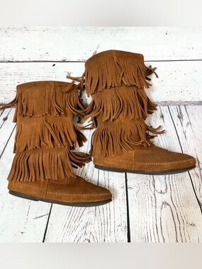Minnetonka Moccasin 1632 3-layer Fringe Boot Brown Size 8